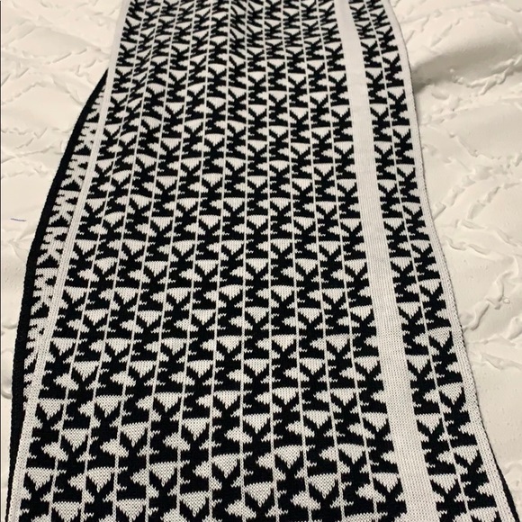 Michael Kors Repeat Logo Infinity Scarf: B&W - Picture 6 of 6